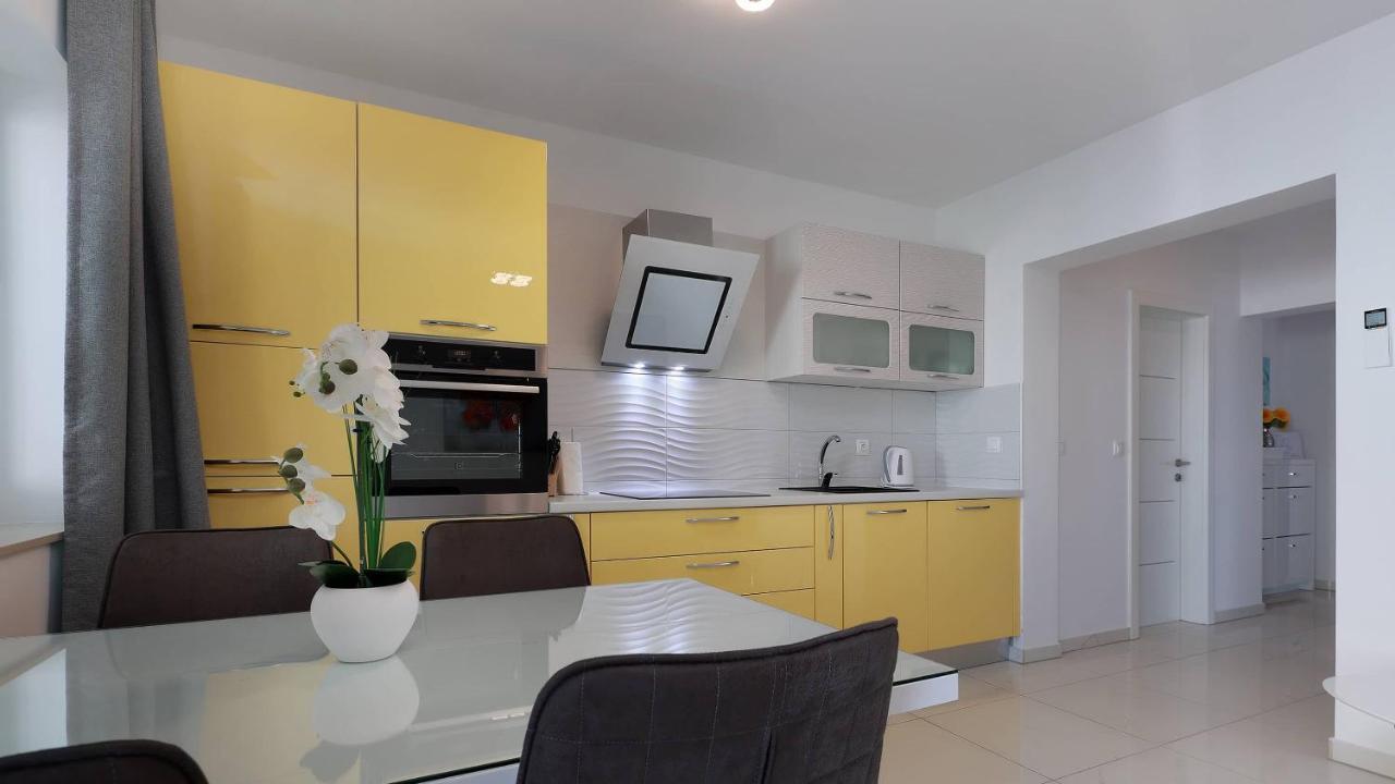 Apartmani Villa Barbara Novalja Bagian luar foto