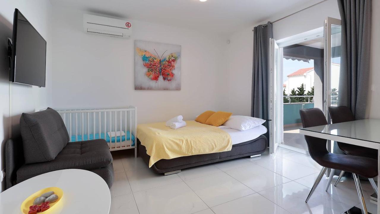 Apartmani Villa Barbara Novalja Bagian luar foto
